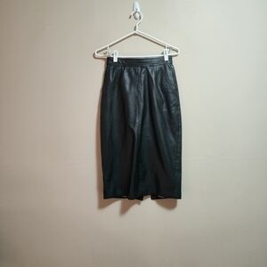 Vintage faux leather high waisted skirt color black